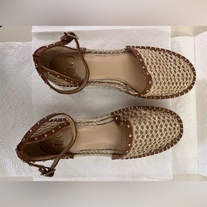 Jennifer Lopez shoes.